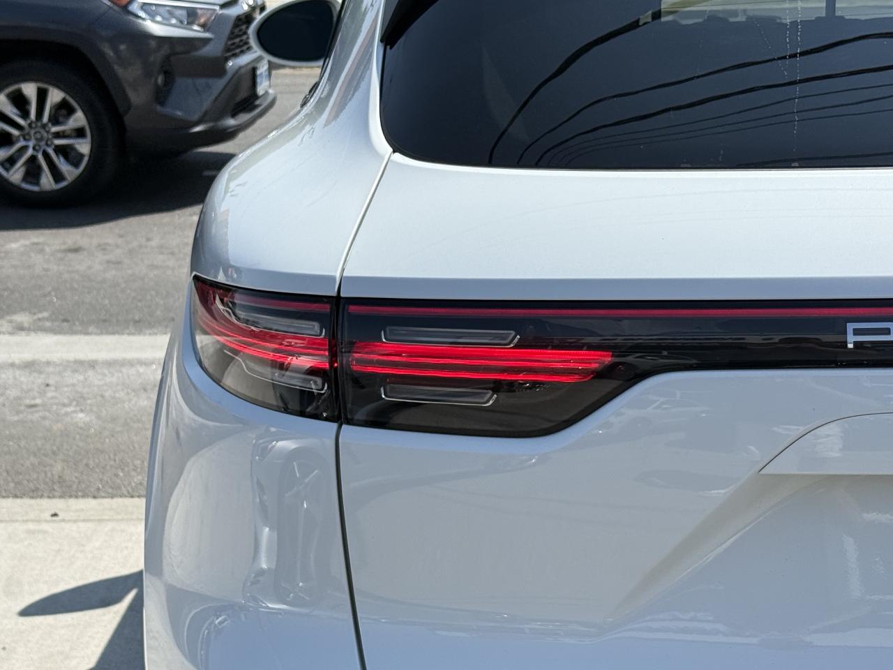 2019 Porsche Cayenne PREMIUM | PANO | LOADED Photo