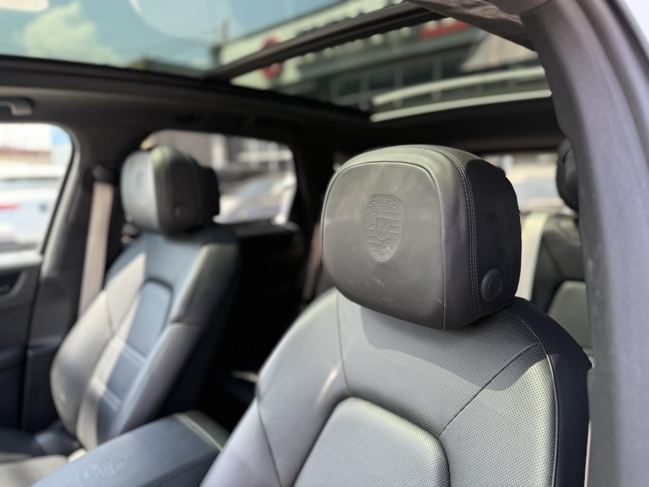 2019 Porsche Cayenne PREMIUM | PANO | LOADED Photo