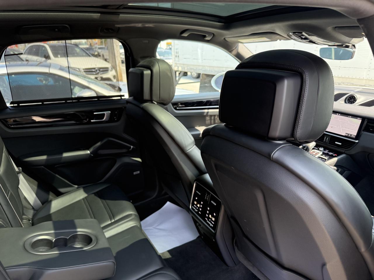 2019 Porsche Cayenne PREMIUM | PANO | LOADED Photo