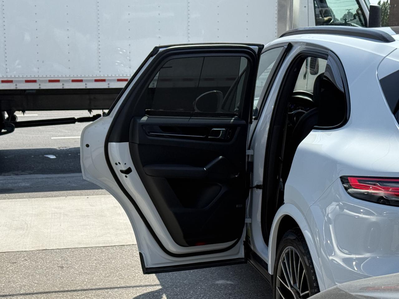 2019 Porsche Cayenne PREMIUM | PANO | LOADED Photo