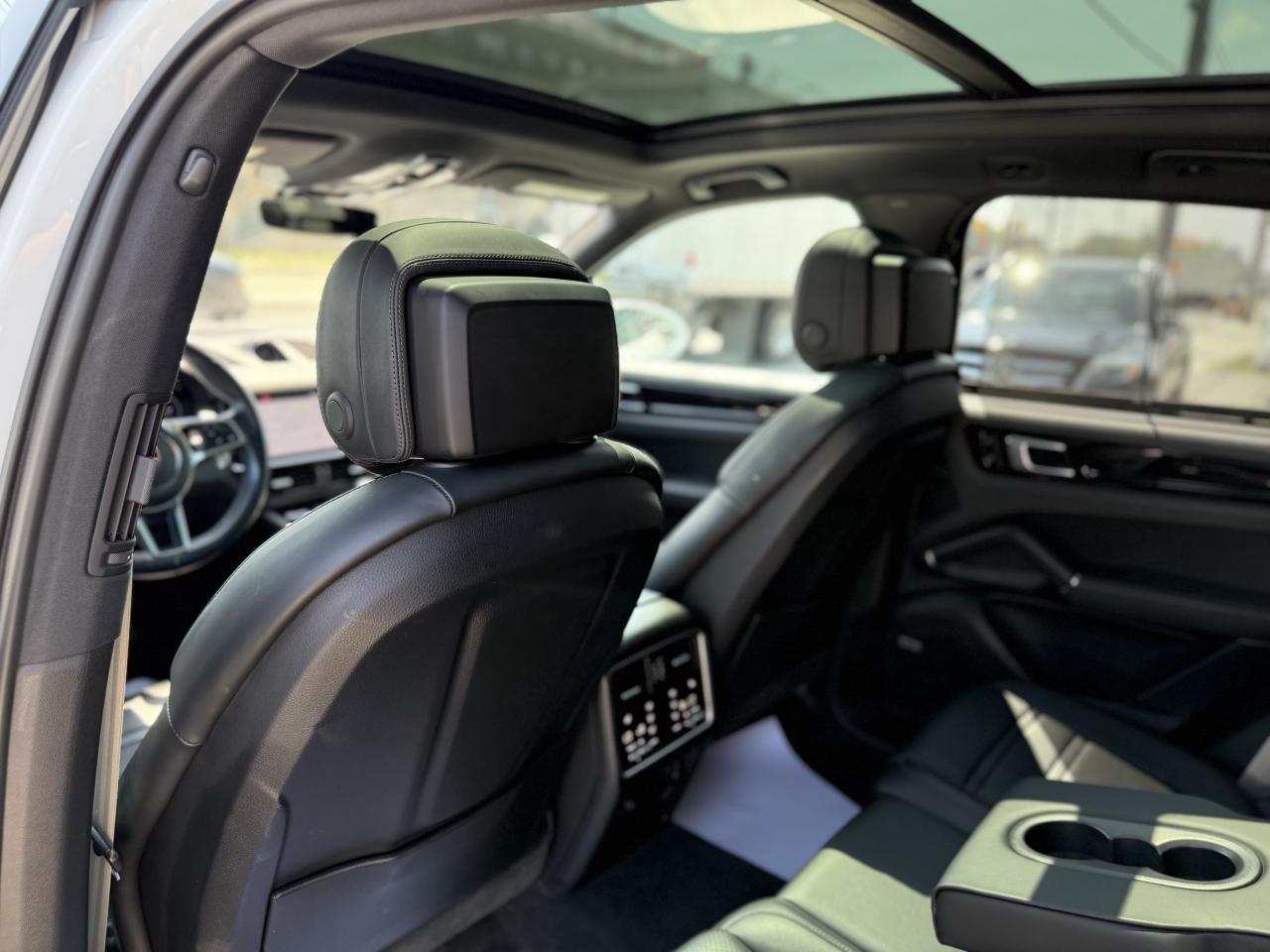 2019 Porsche Cayenne PREMIUM | PANO | LOADED Photo