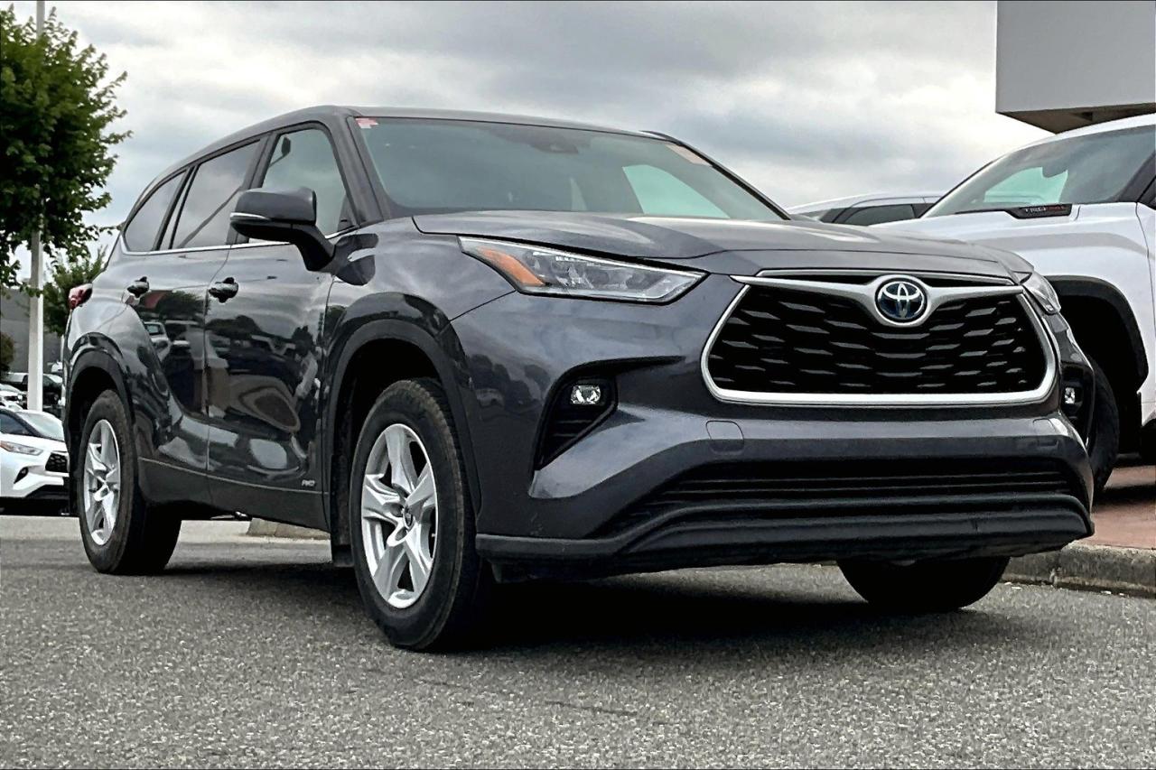 Used 2023 Toyota Highlander Hybrid LE AWD for sale in Abbotsford, BC