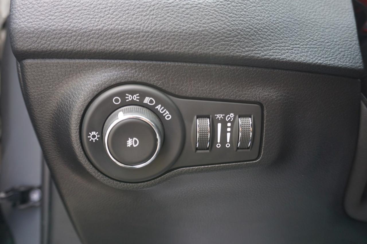 2019 Jeep Compass TRAILHAWK 4WD CERTIFIED CAMERA NAV BLUETOOTH LEATHER HEATED SEATS PANO ROOF CRUISE ALLOYS - Photo #36
