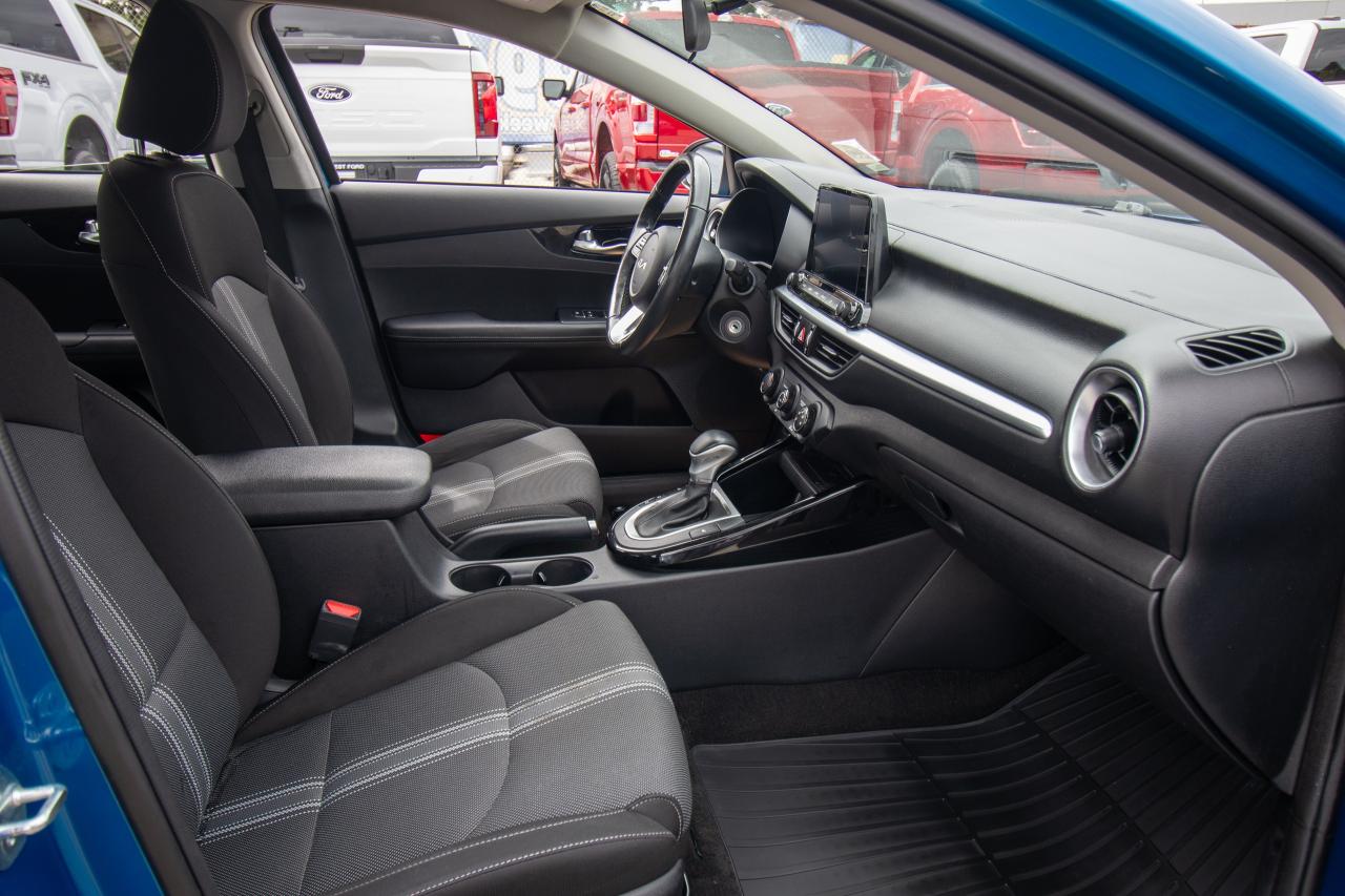 2022 Kia Forte EX Photo5