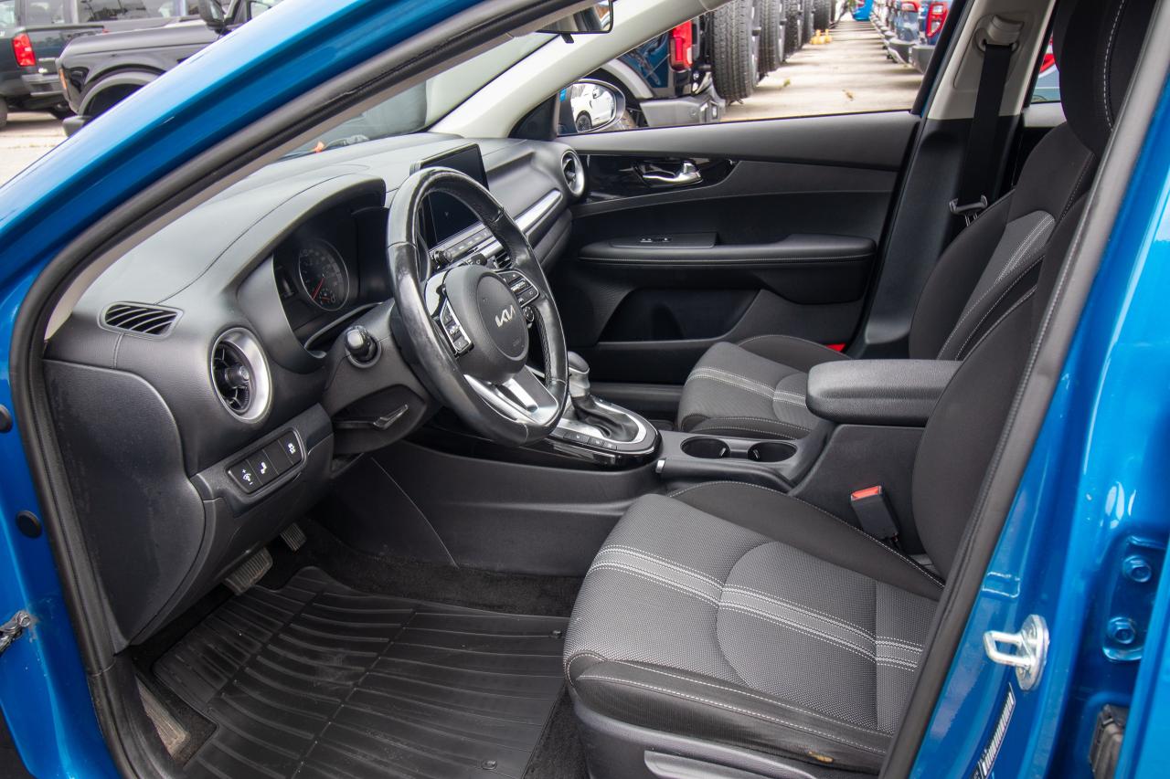 2022 Kia Forte EX Photo5