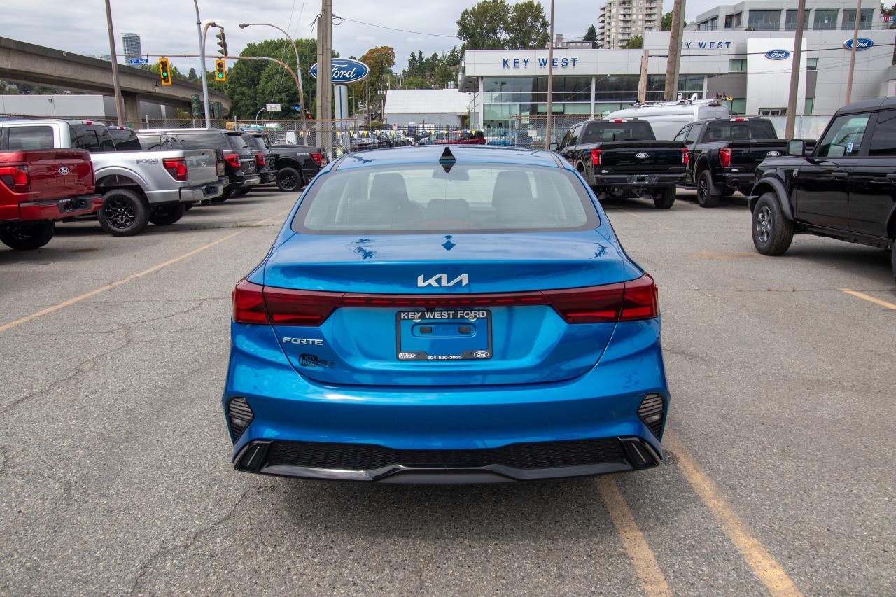 2022 Kia Forte EX Photo5