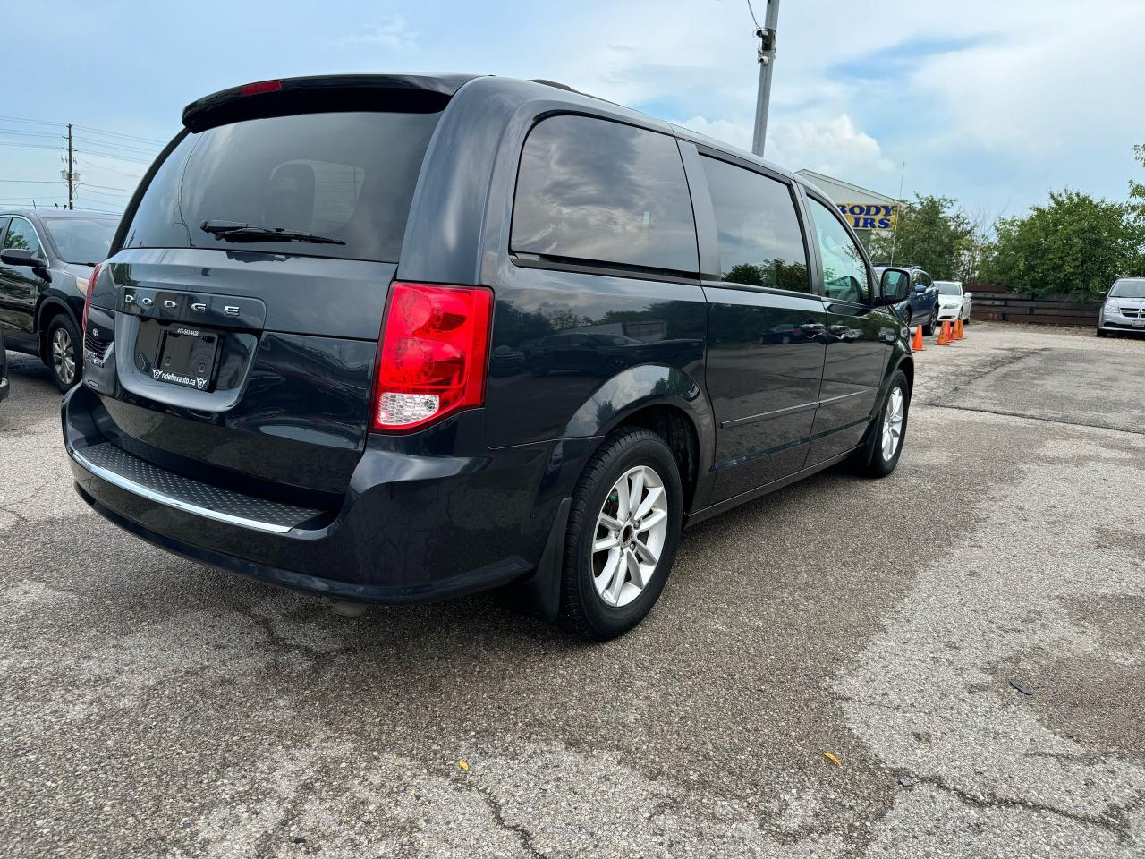 2013 Dodge Grand Caravan SXT Photo4