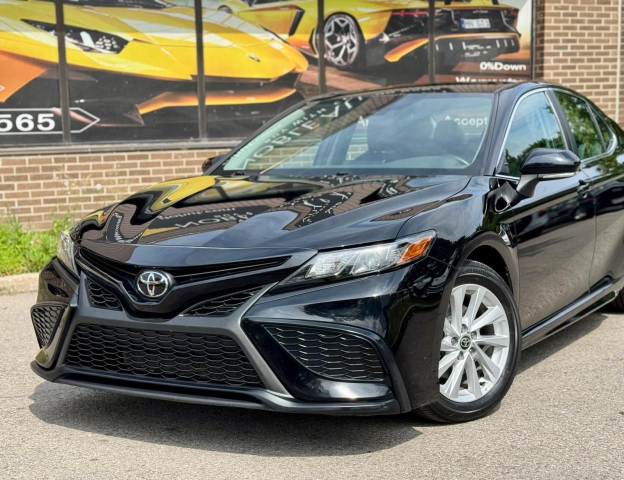 2022 Toyota Camry SE Photo2
