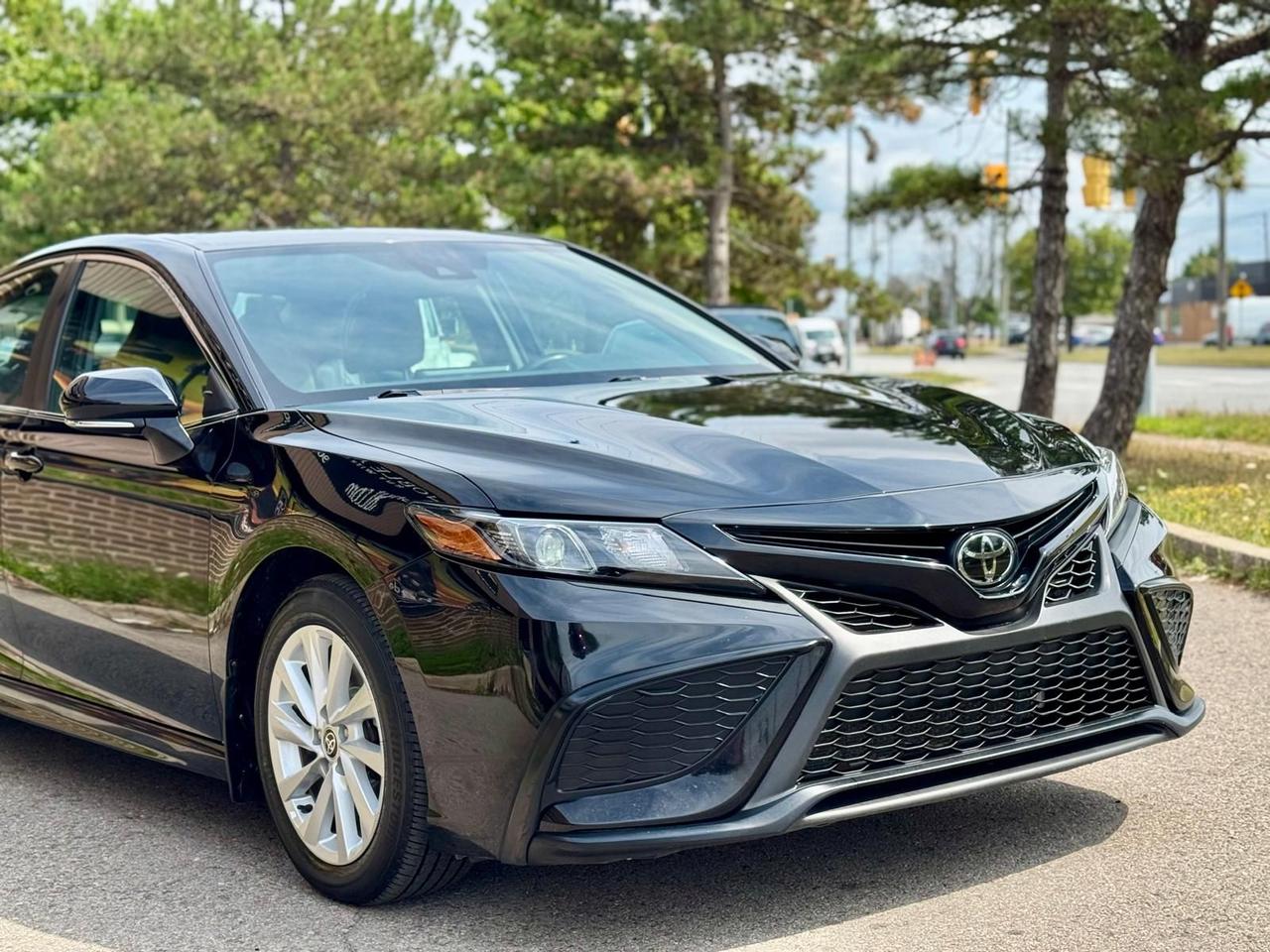 2022 Toyota Camry SE Photo