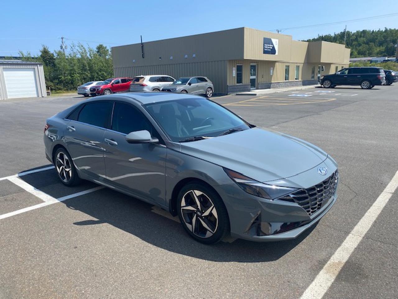 2022 Hyundai Elantra Preferred - Photo #3