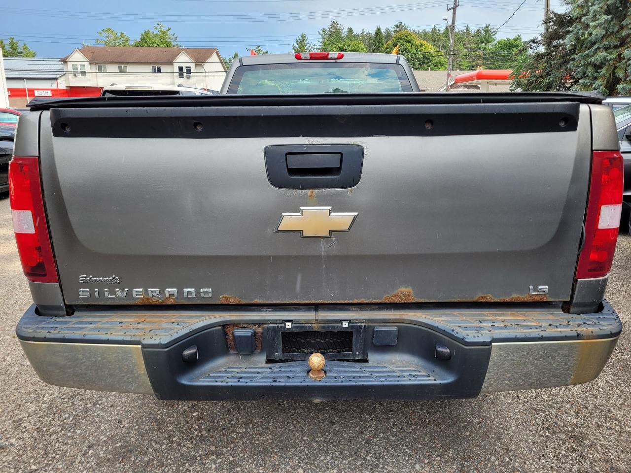 2009 Chevrolet Silverado 1500 2WD Reg Cab 133.0" *As Is Special* Air Blows Cold Photo2