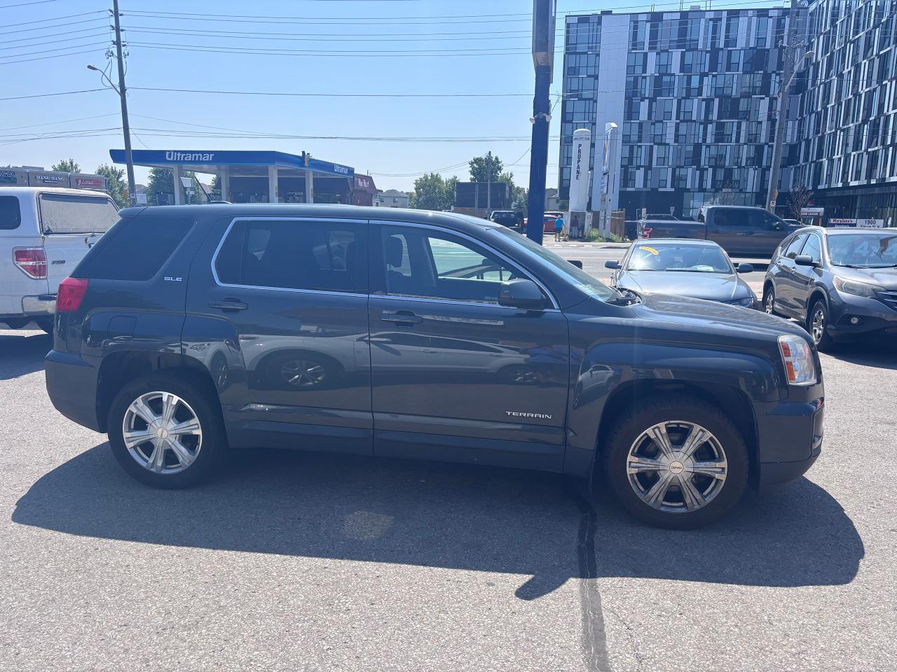 2017 GMC Terrain SLE GREAT DEAL! - Photo #6