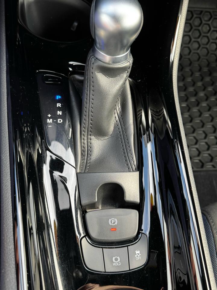 2021 Toyota C-HR XLE Premium Photo