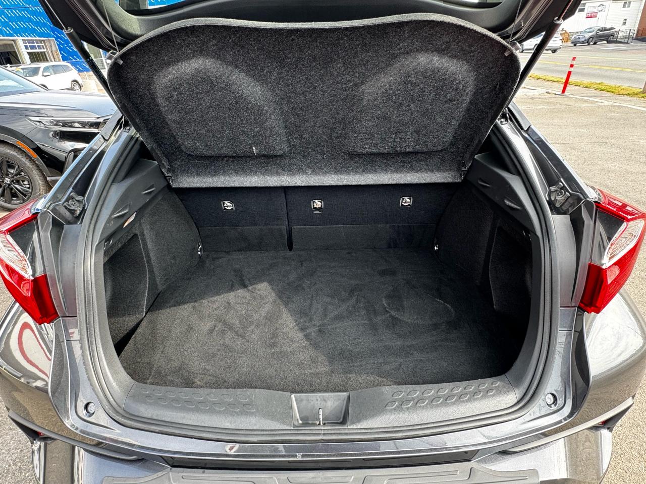 2021 Toyota C-HR XLE Premium Photo