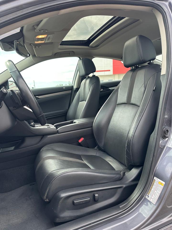 2020 Honda Civic Touring Photo