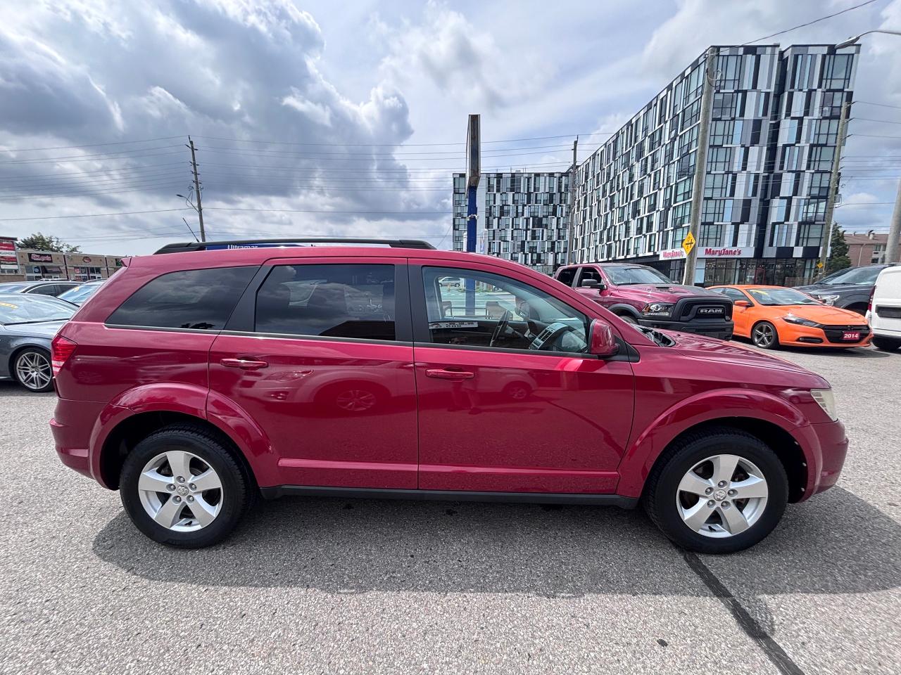 2010 Dodge Journey SXT SUPER LOW KMS! - Photo #6