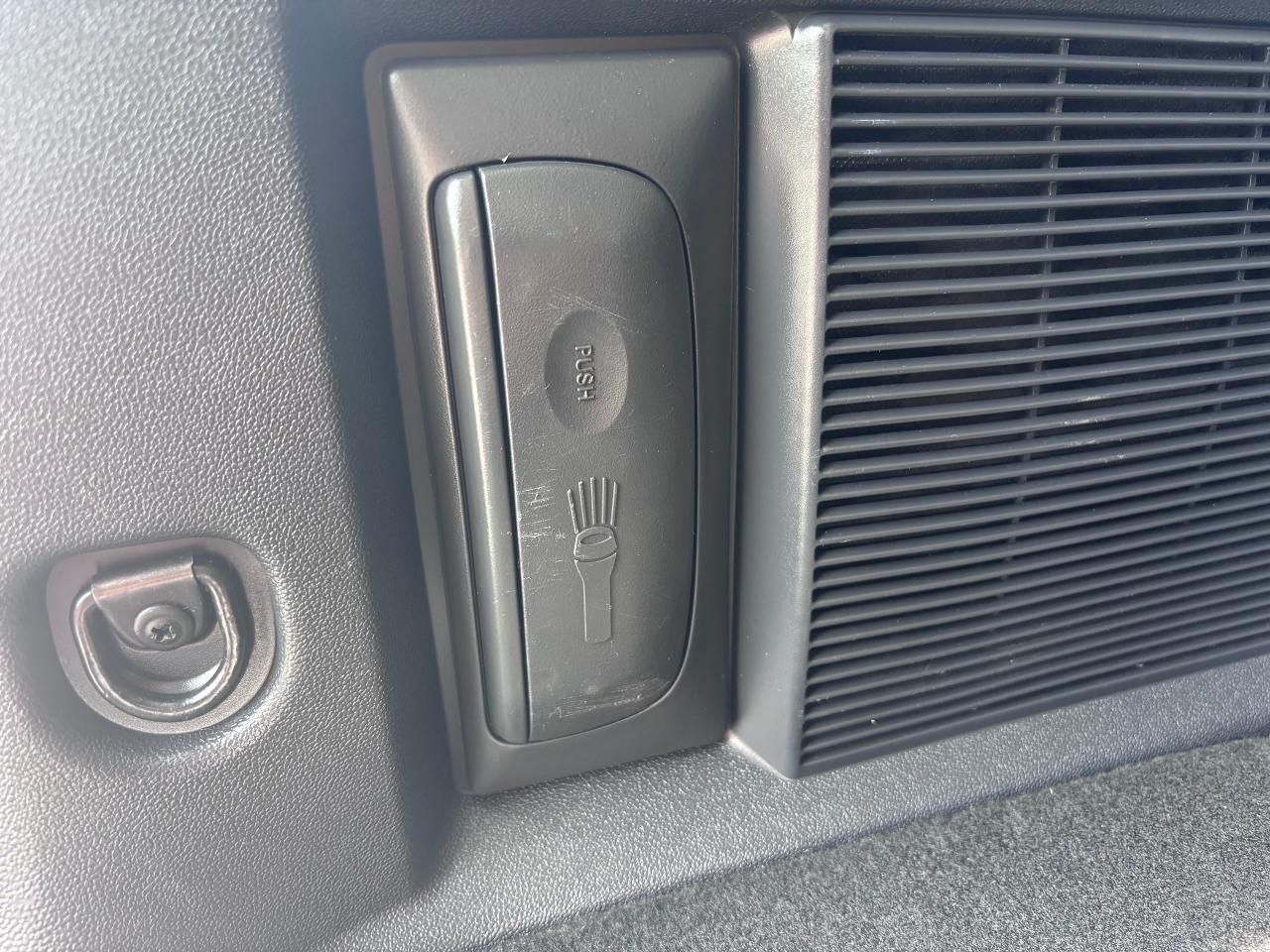 2010 Dodge Journey SXT SUPER LOW KMS! - Photo #11