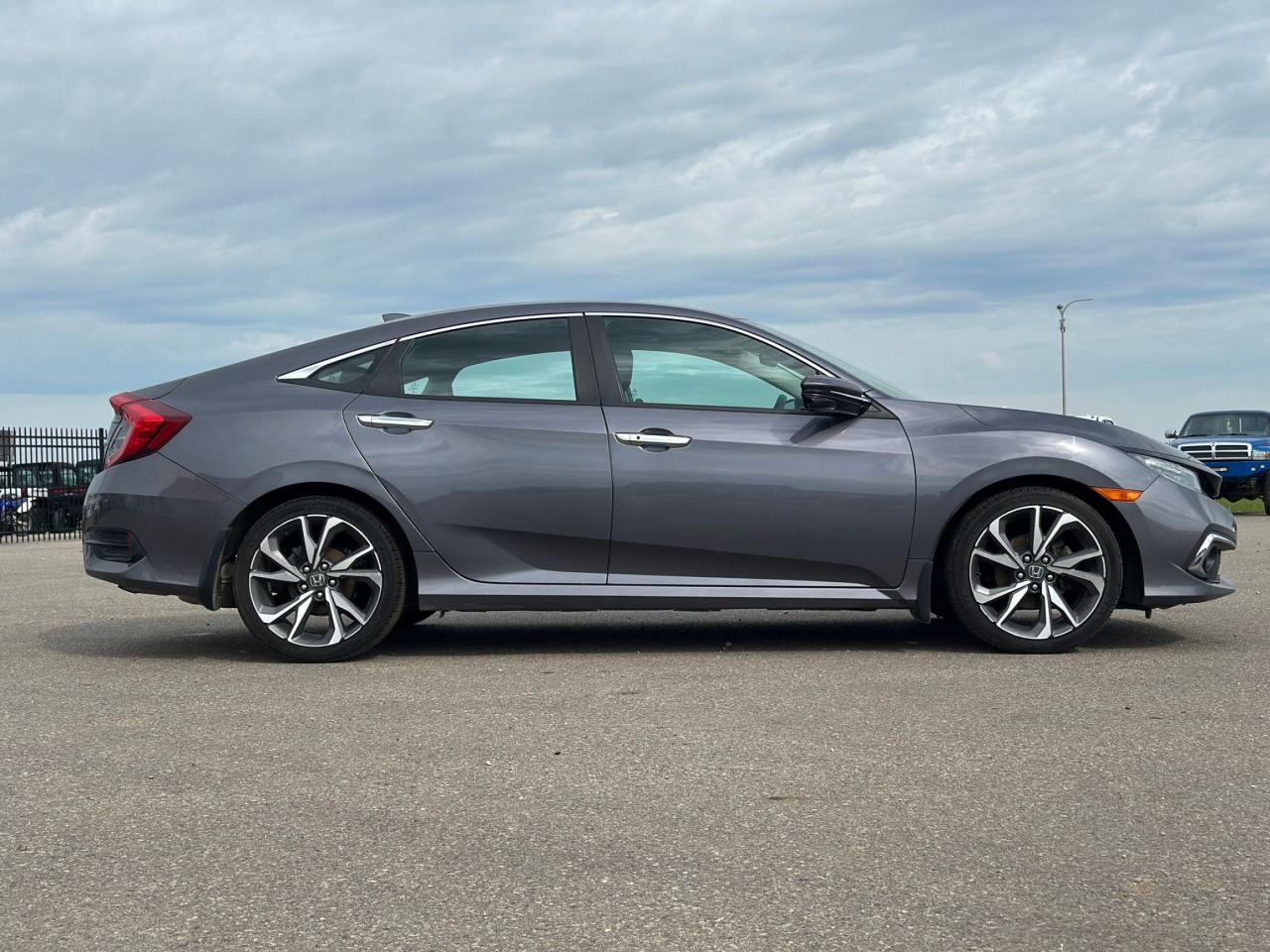 2020 Honda Civic Touring Photo3