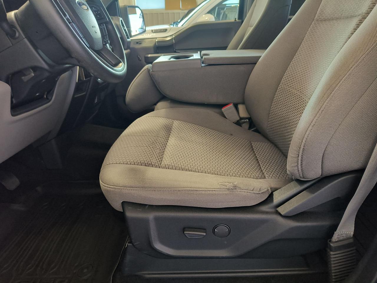 2020 Ford F-150 XLT Photo0