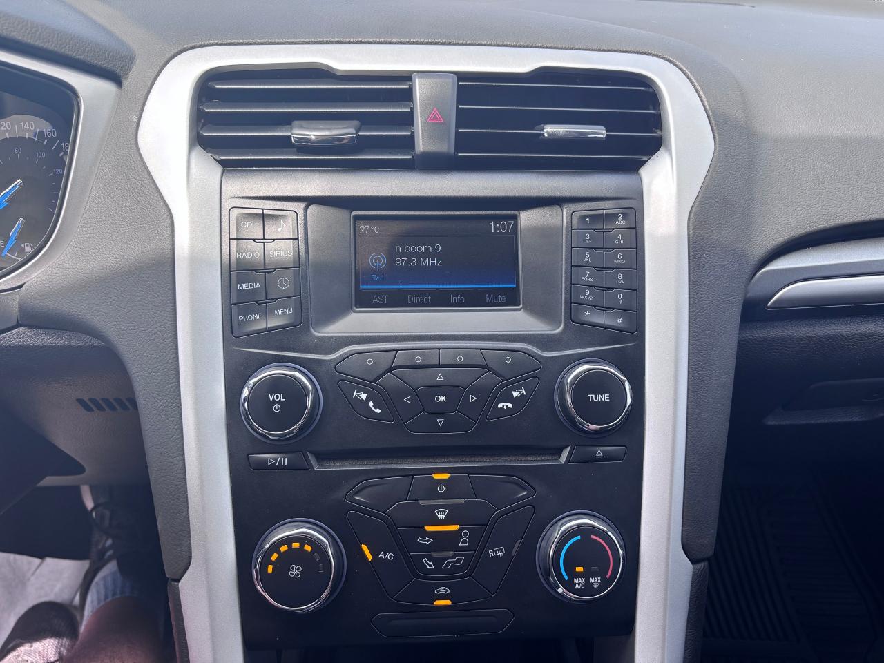 2014 Ford Fusion ICE COLD AC SUPER CLEAN - Photo #20