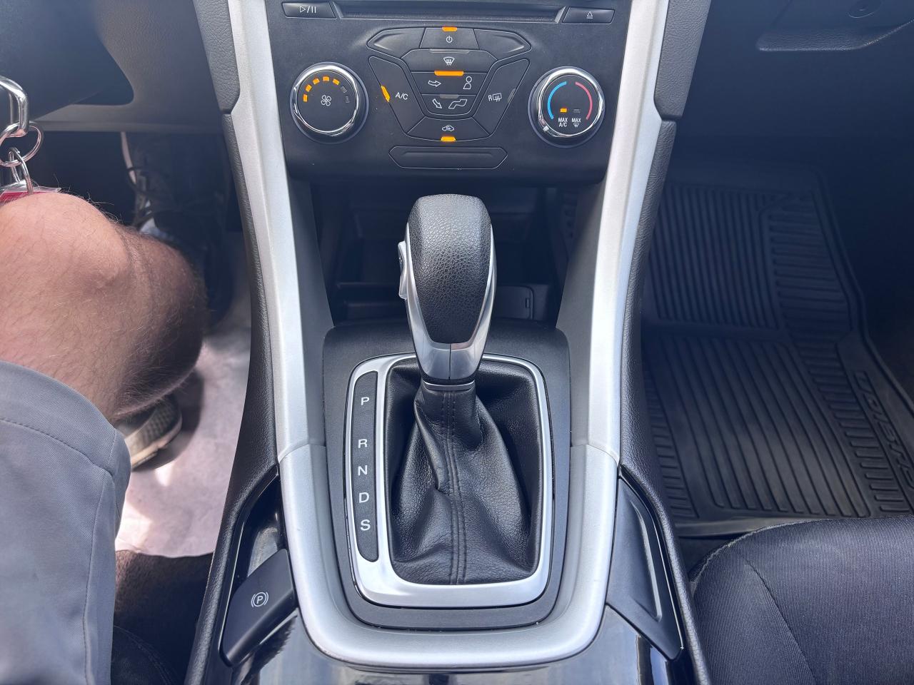 2014 Ford Fusion ICE COLD AC SUPER CLEAN - Photo #22