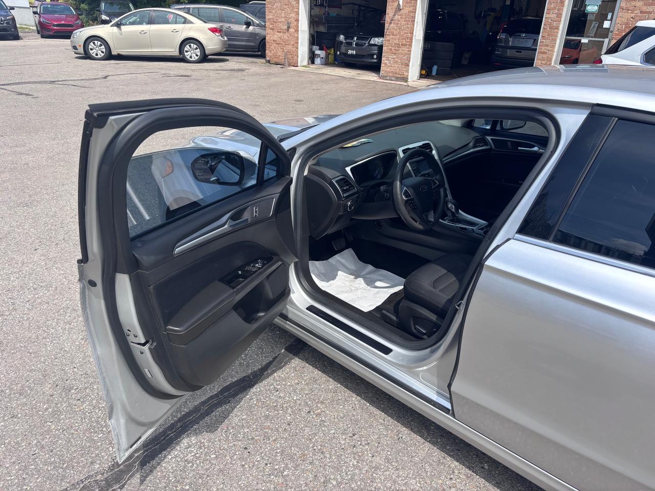 2014 Ford Fusion ICE COLD AC SUPER CLEAN - Photo #13
