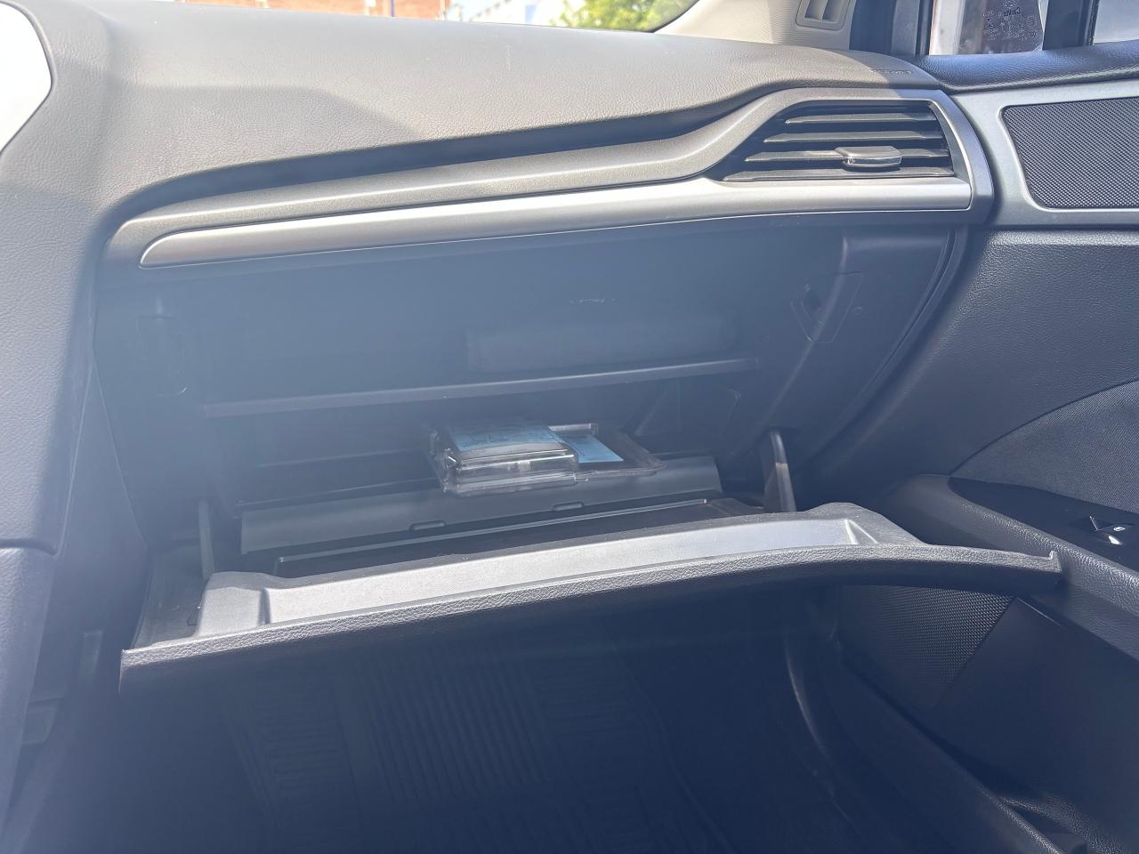 2014 Ford Fusion ICE COLD AC SUPER CLEAN - Photo #24
