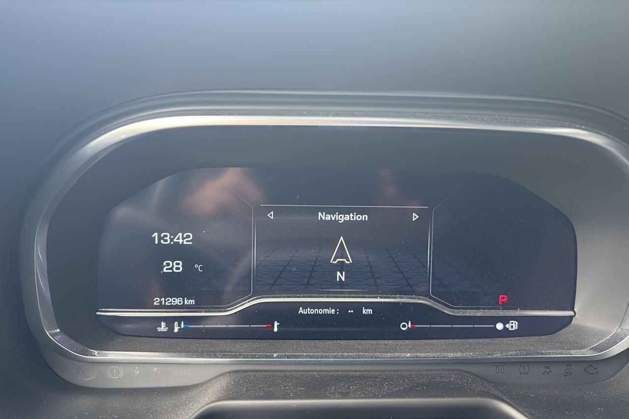 2024 GMC Yukon XL SLT - Photo #5