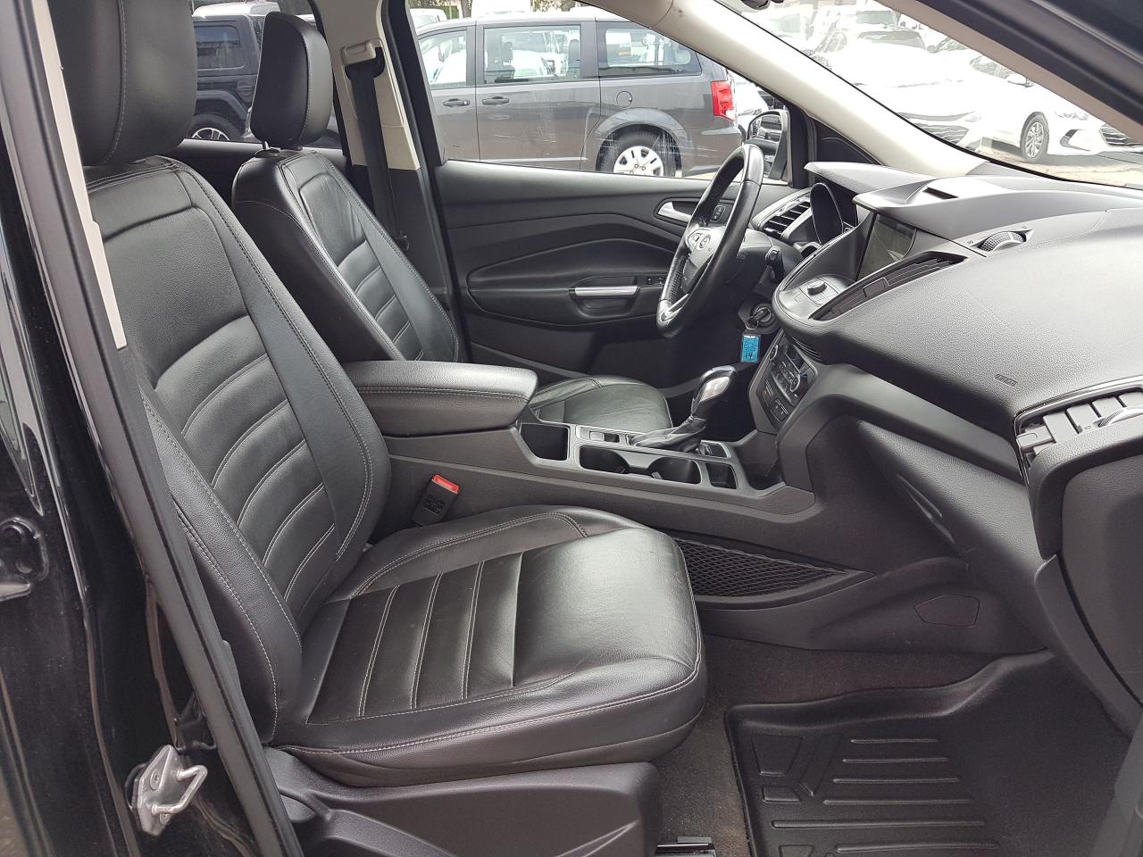 2018 Ford Escape SEL *LEATHER-NAVIGATION* Photo