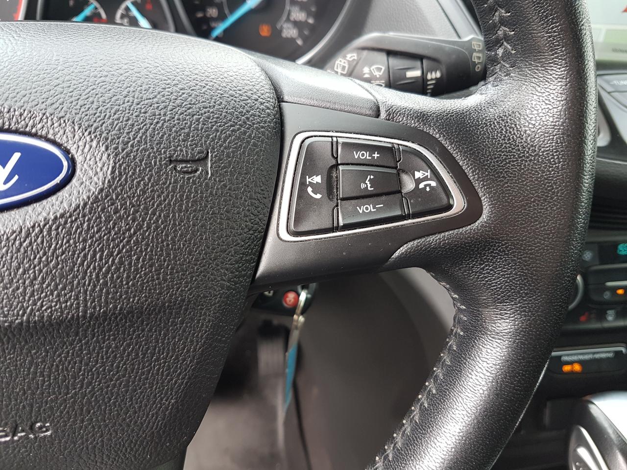 2018 Ford Escape SEL *LEATHER-NAVIGATION* Photo