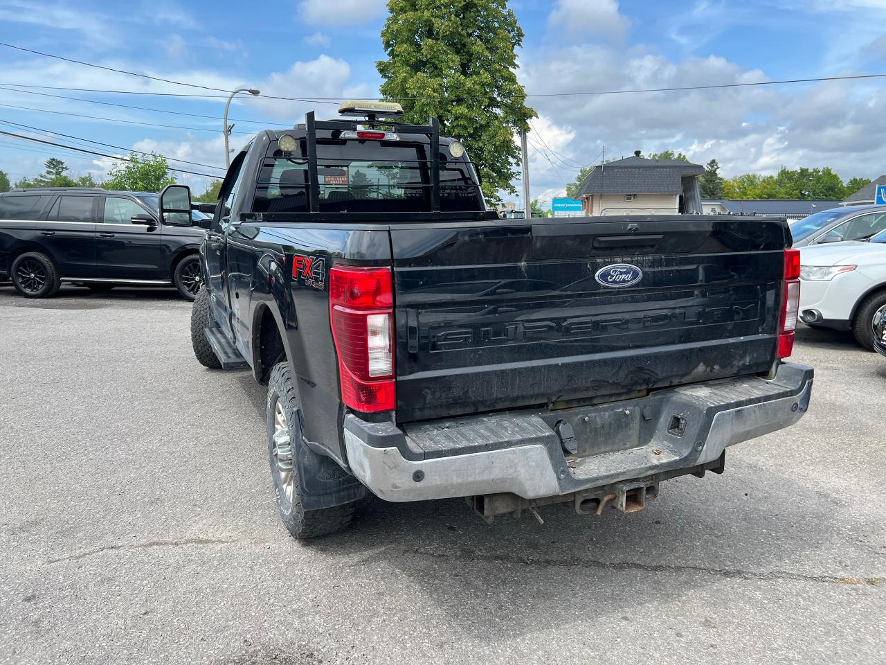 2020 Ford SUPER DUTY F-350 SRW XLT 4WD Reg Cab 8' Box - Photo #3