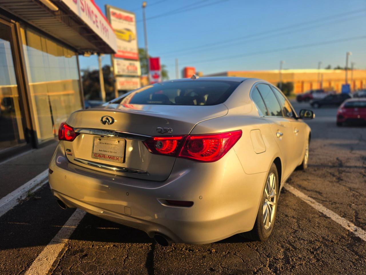 2015 Infiniti Q50 Accident Free | Sunroof | Leather Seats Photo4
