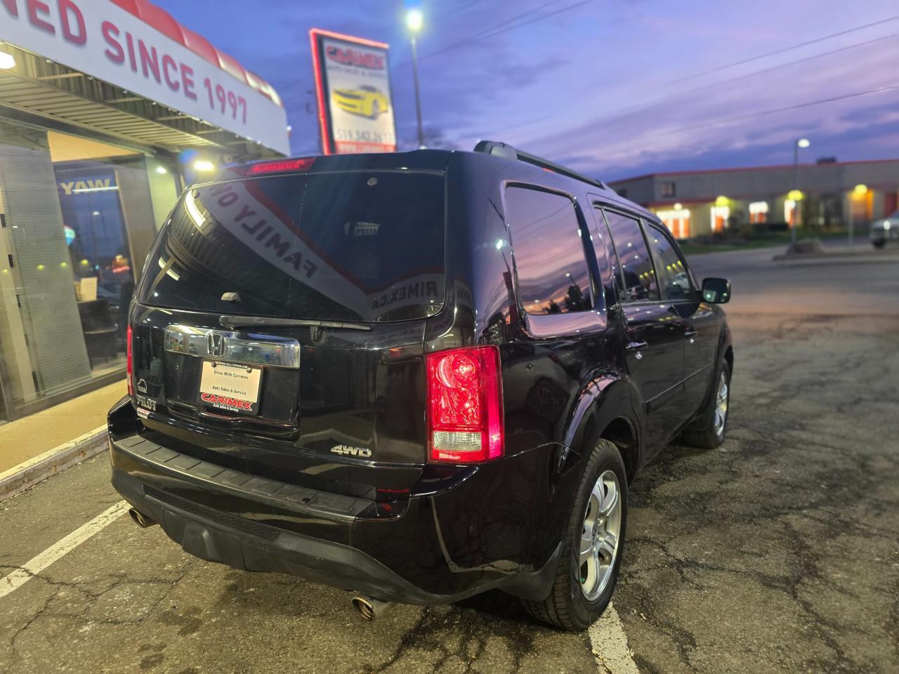 2013 Honda Pilot EX-L 8 Passenger | Leather | Sunroof | Backup Camera | Heated Seats Photo4