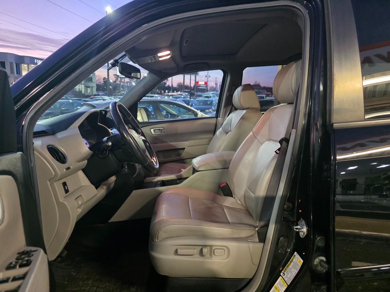2013 Honda Pilot EX-L 8 Passenger | Leather | Sunroof | Backup Camera | Heated Seats Photo