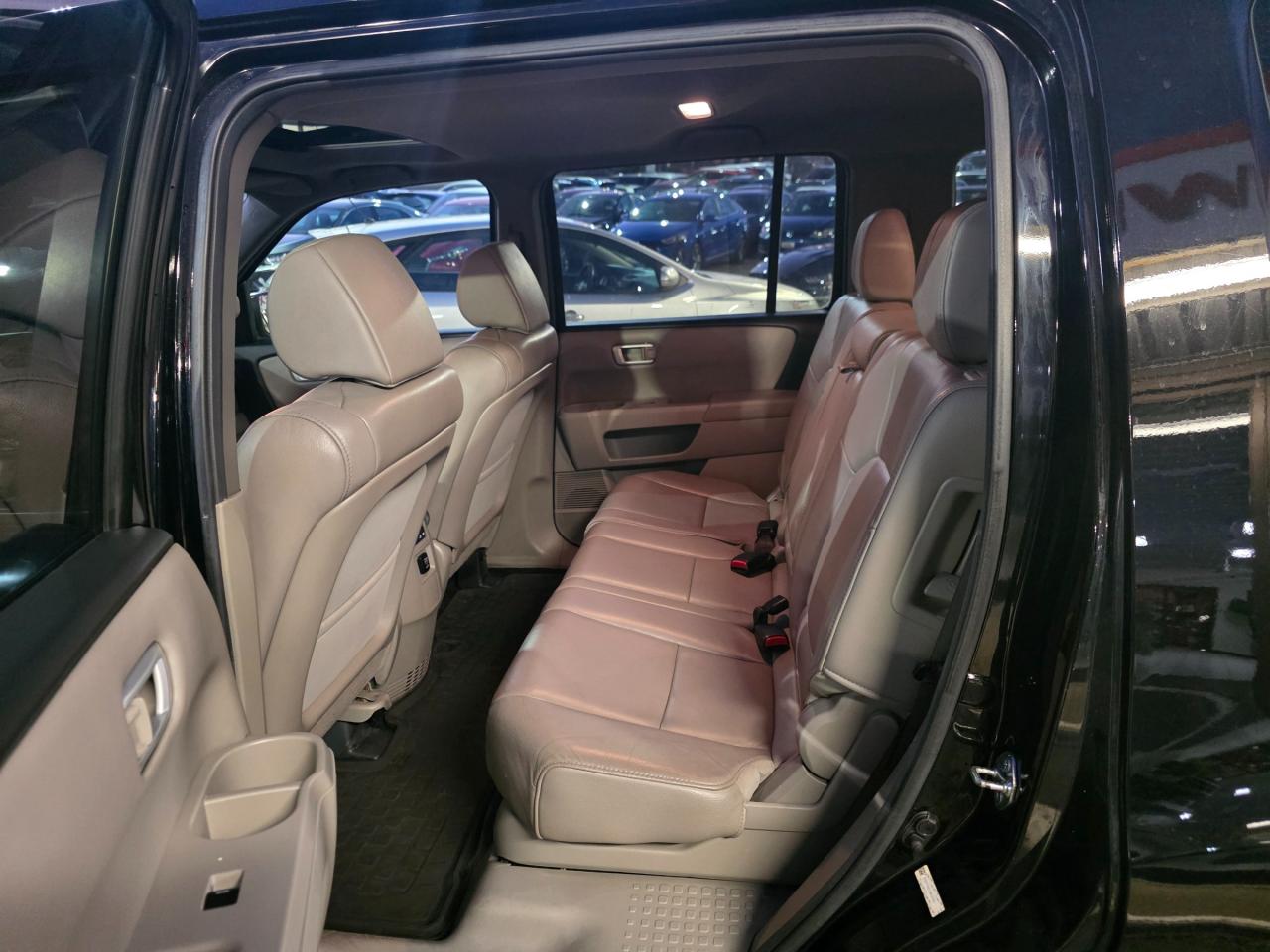 2013 Honda Pilot EX-L 8 Passenger | Leather | Sunroof | Backup Camera | Heated Seats Photo