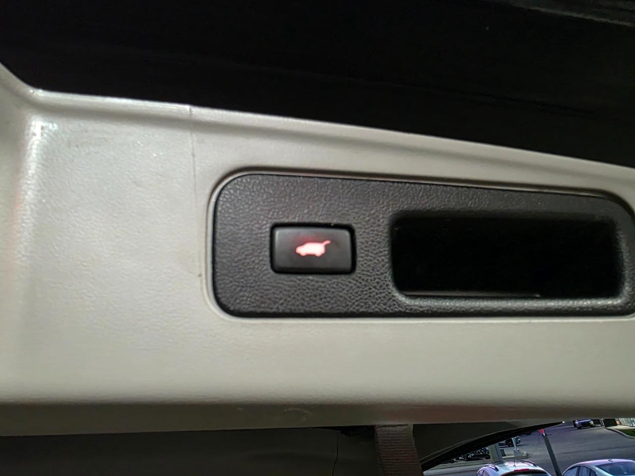 2013 Honda Pilot EX-L 8 Passenger | Leather | Sunroof | Backup Camera | Heated Seats Photo