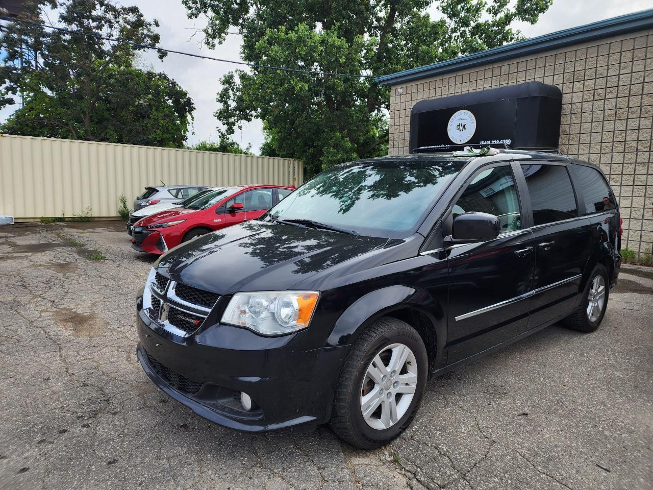 Used 2015 Dodge Grand Caravan Crew l Clean Carfax l No accidents l Sunroof l FWD for sale in Brantford, ON