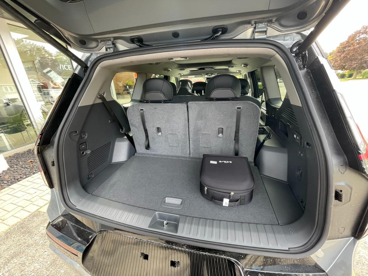 2026 Kia EV9 LAND W/PLUS PACKAGE Photo