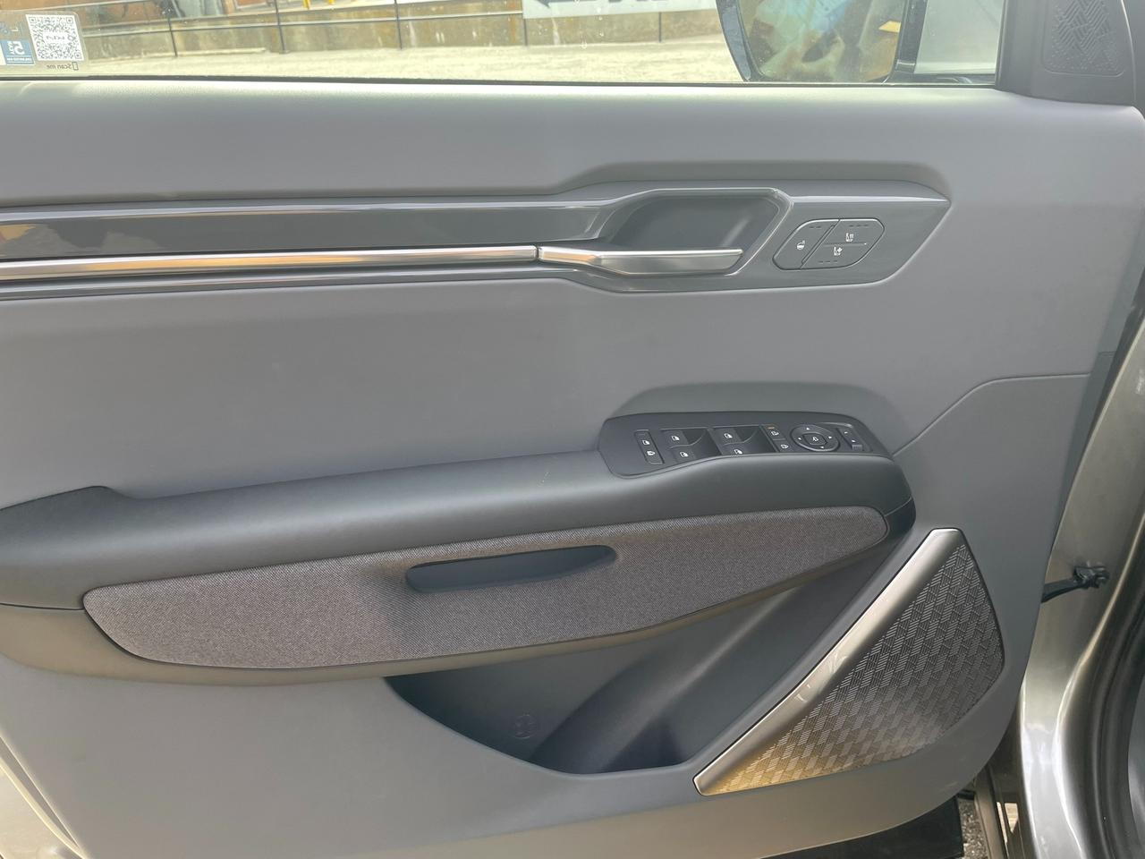 2026 Kia EV9 LAND W/PLUS PACKAGE Photo