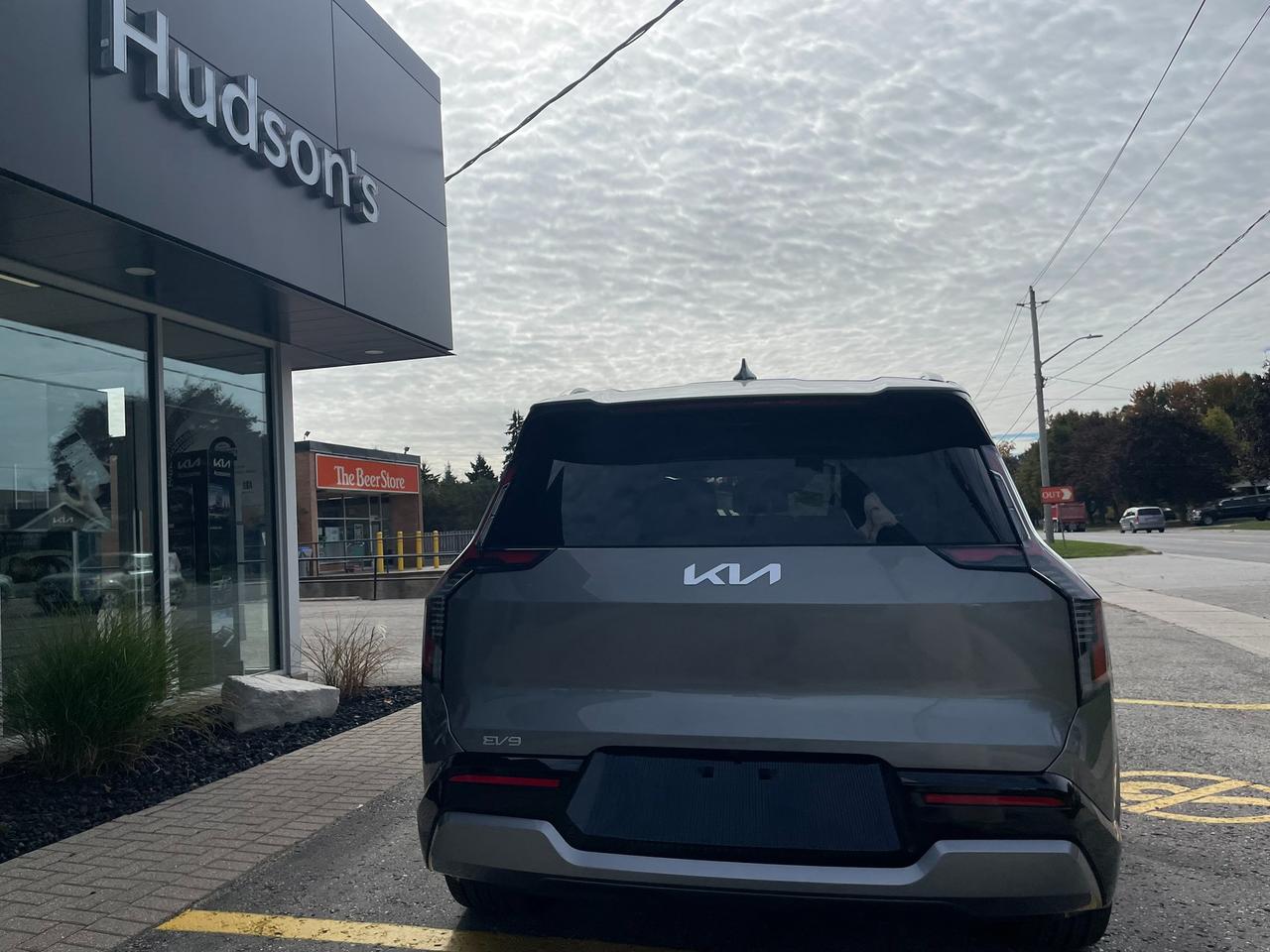 2026 Kia EV9 LAND W/PLUS PACKAGE Photo