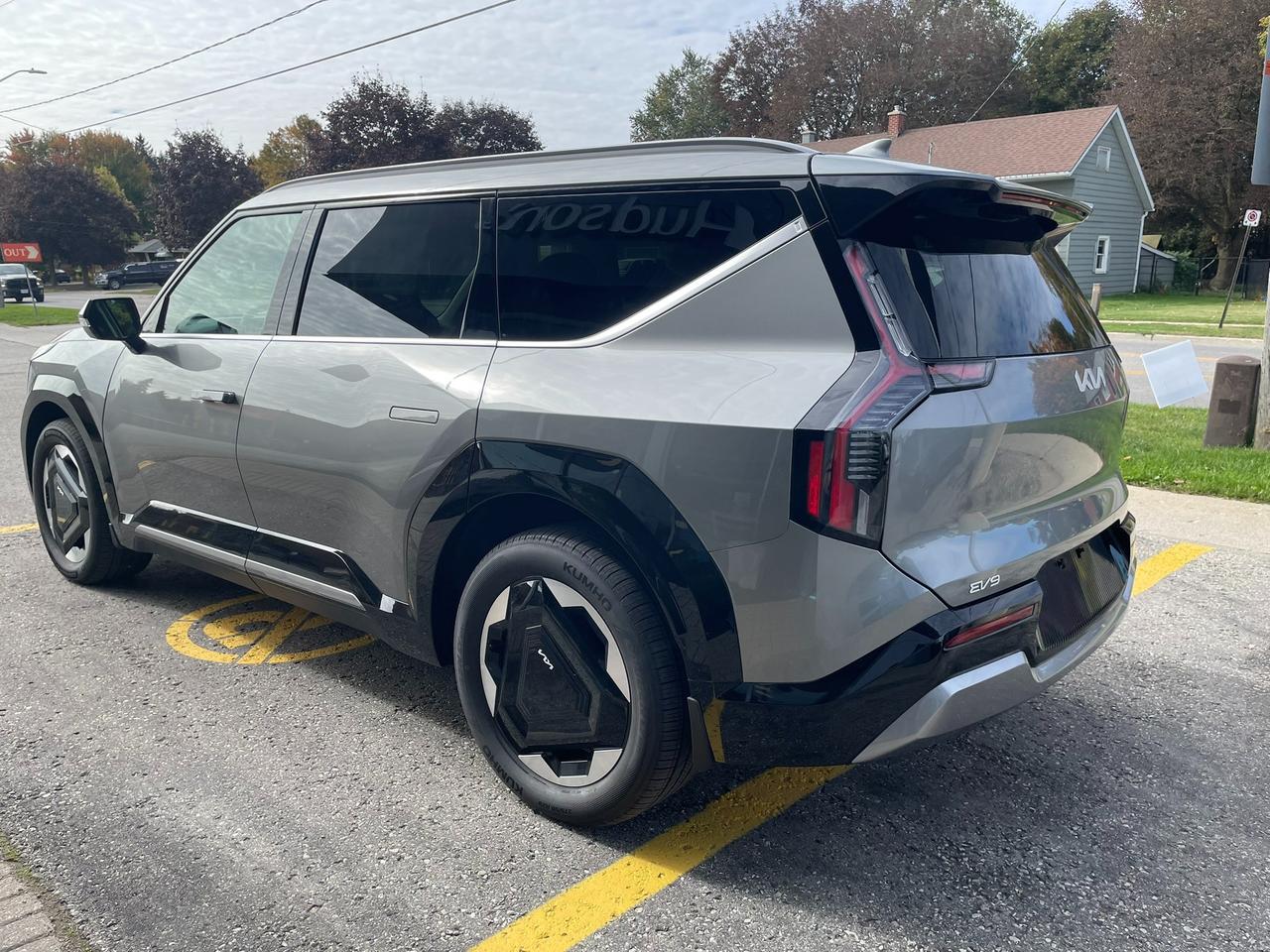 2026 Kia EV9 LAND W/PLUS PACKAGE Photo