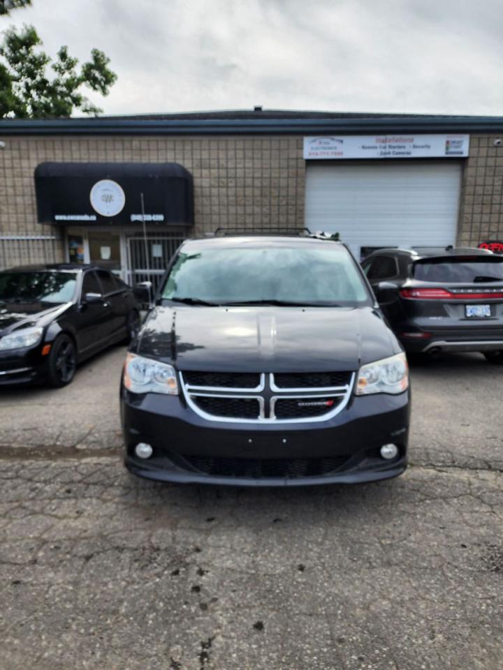 2015 Dodge Grand Caravan Crew l Clean Carfax l No accidents l Sunroof l FWD
