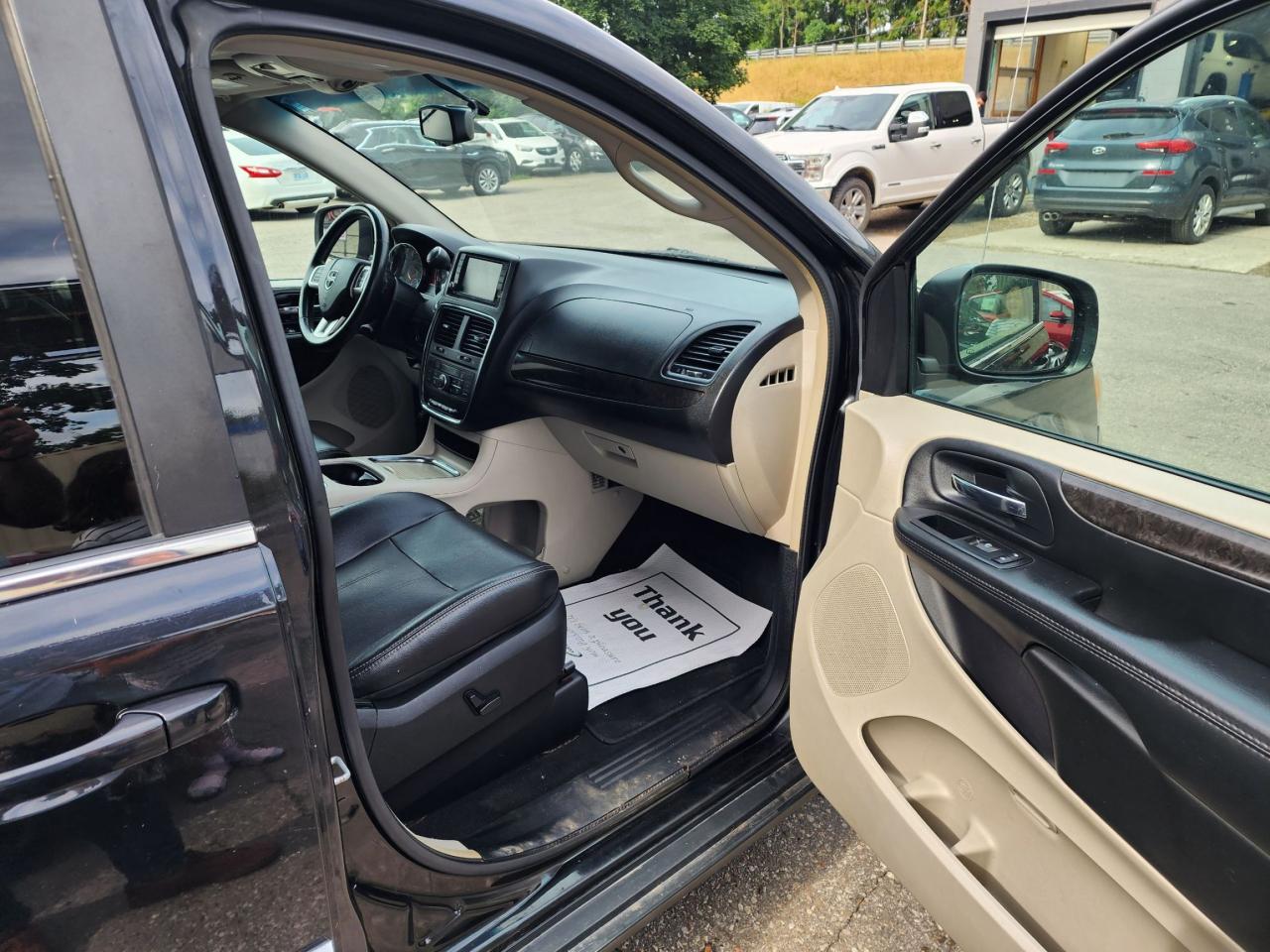 2015 Dodge Grand Caravan Crew l Clean Carfax l No accidents l Sunroof l FWD