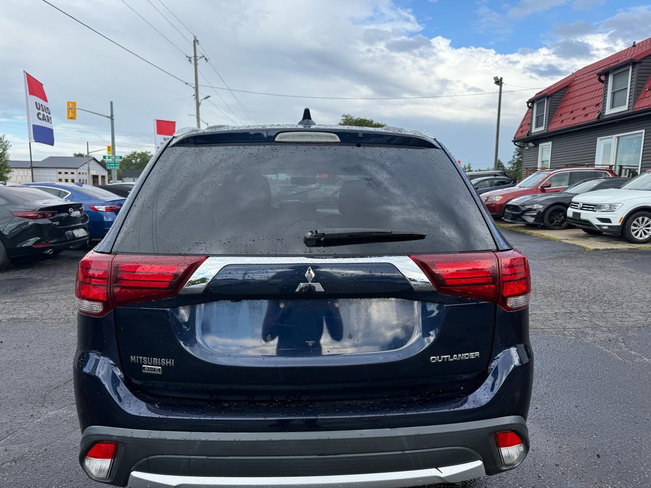 2017 Mitsubishi Outlander SE Photo4