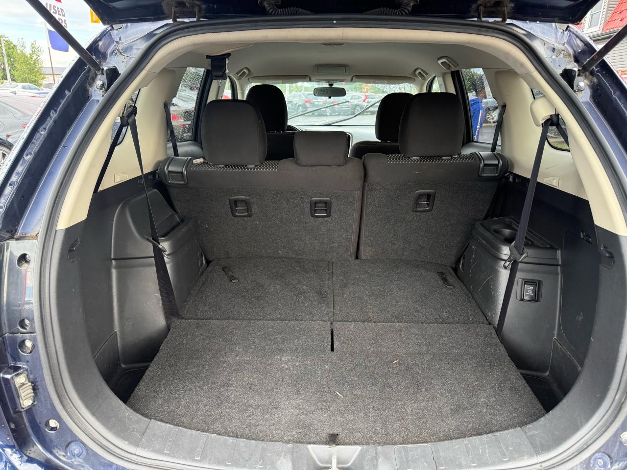 2017 Mitsubishi Outlander SE Photo13