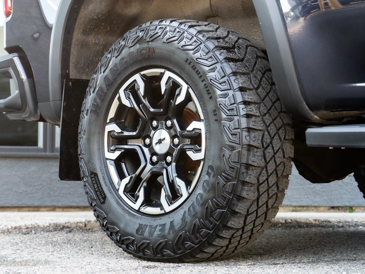2022 Chevrolet Silverado 1500 ZR2 Photo3