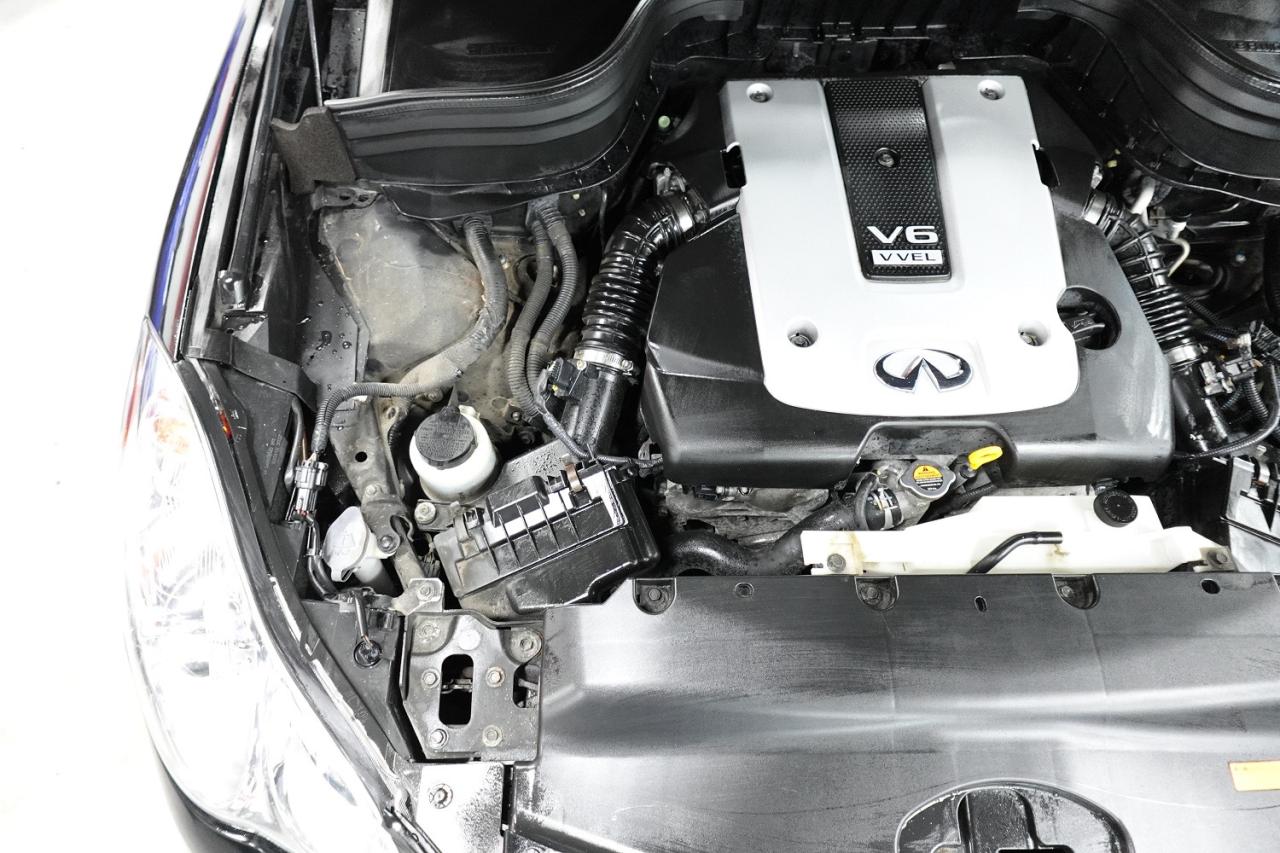 2017 Infiniti QX50 AWD - No Accident, Local Dealer Maintain, 1 Owner - Photo #32