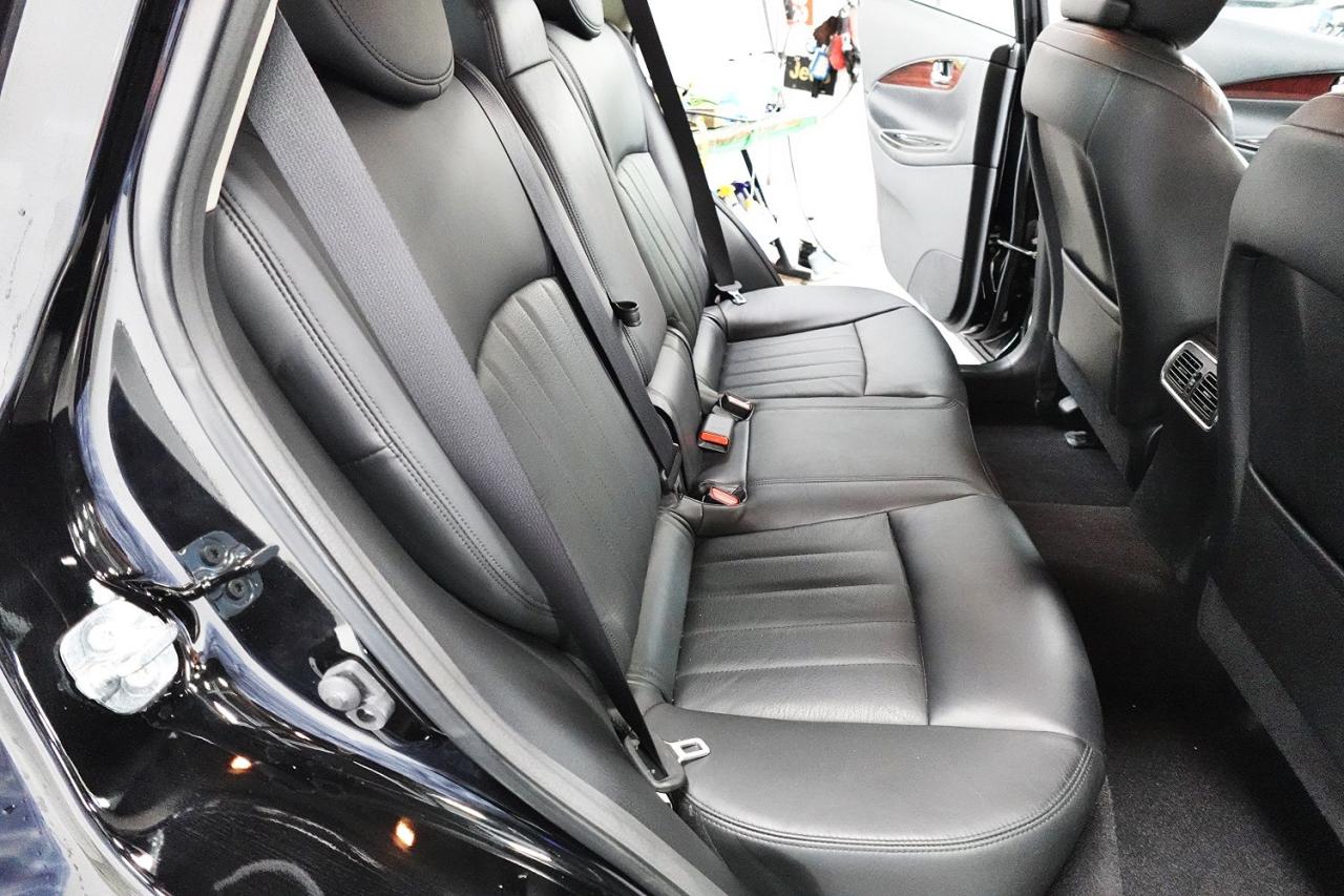 2017 Infiniti QX50 AWD - No Accident, Local Dealer Maintain, 1 Owner - Photo #22
