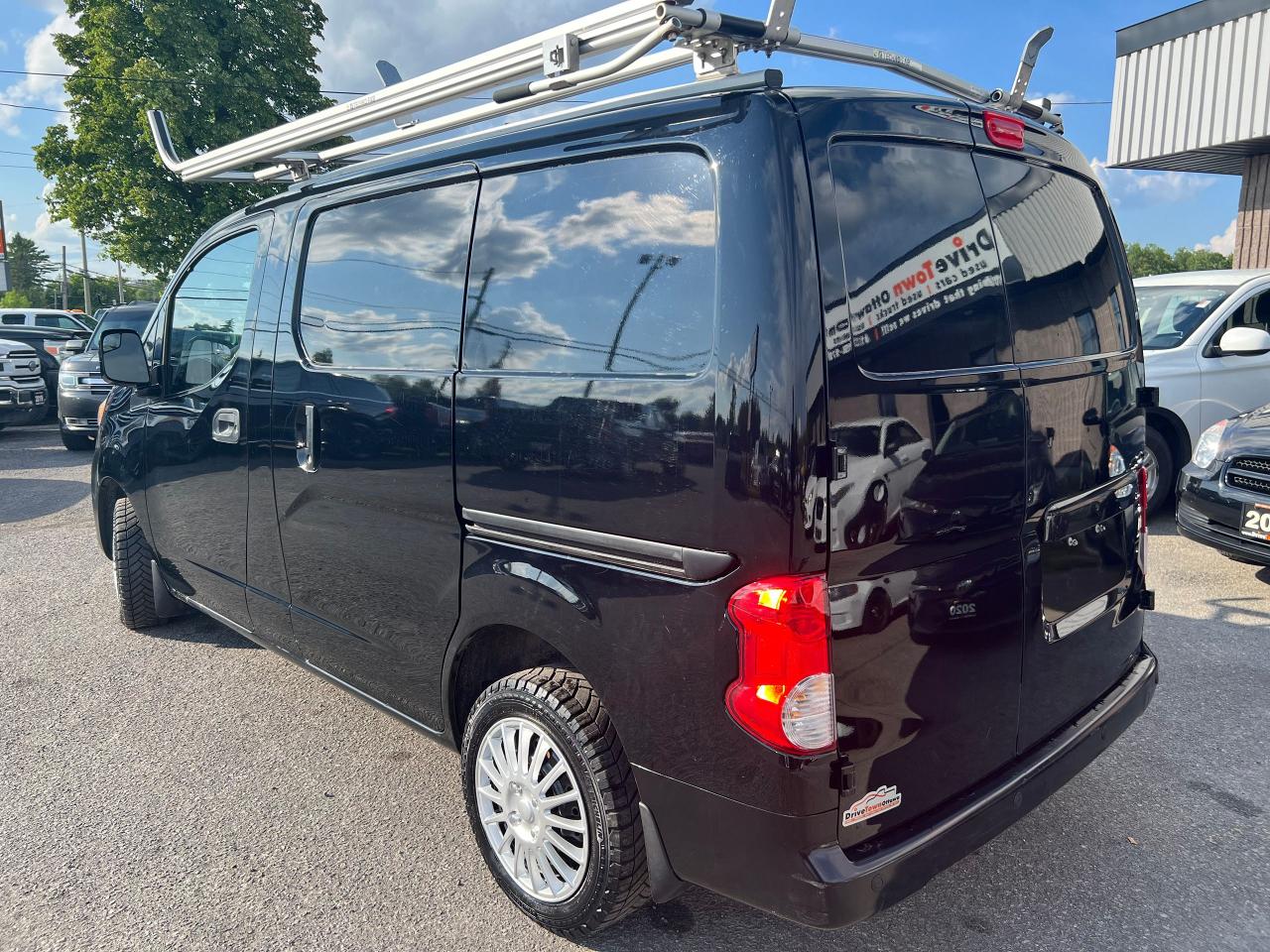 2017 Nissan NV200 I4 - Photo #3