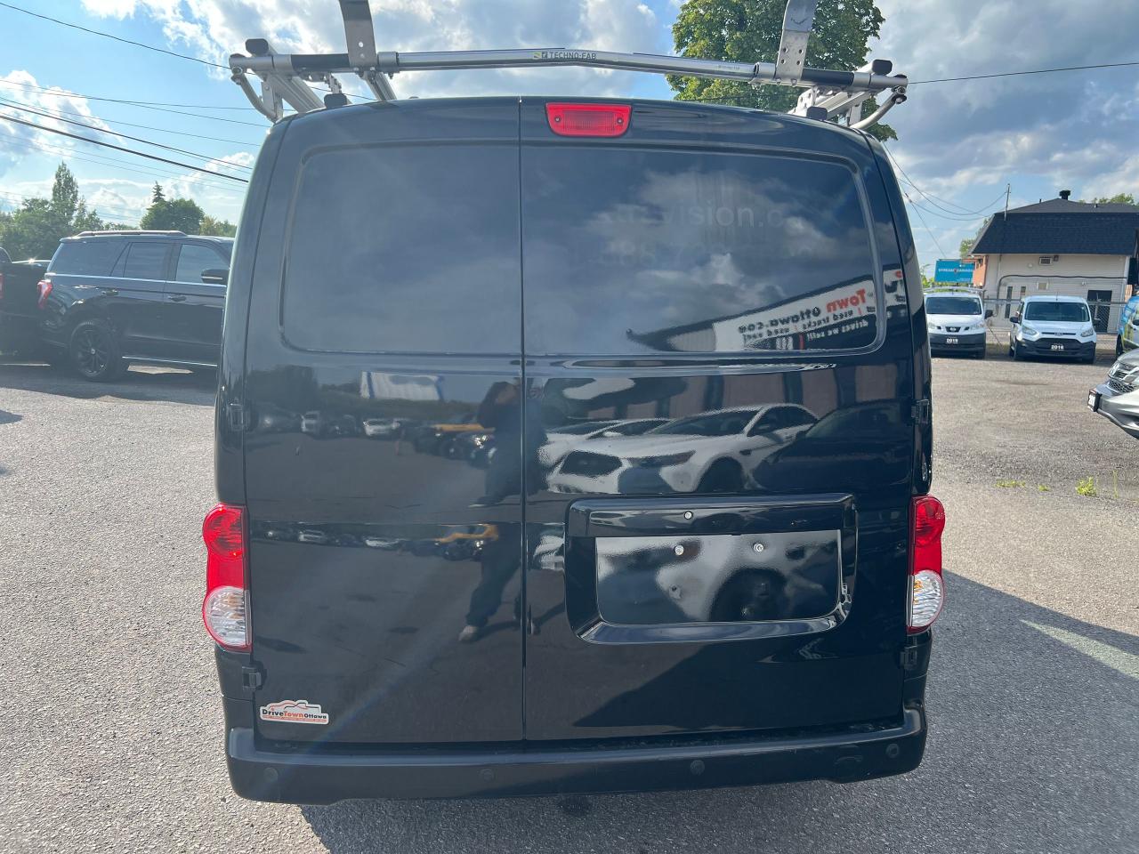 2017 Nissan NV200 I4 - Photo #4